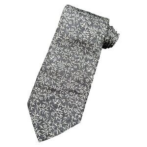 TOMMY BAHAMA Tie Men's 100% Silk 62.5 Black White Hand Sewn Floral Vines GUC